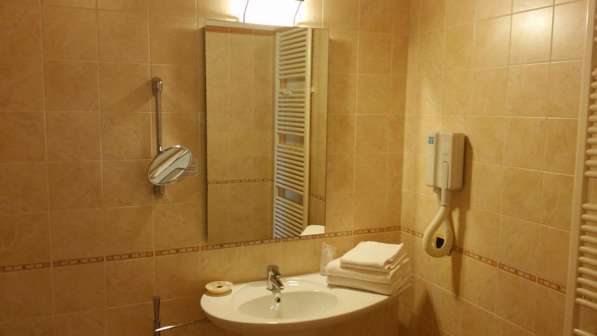 Relais Corte Pontigliardo Cola  Ruang foto